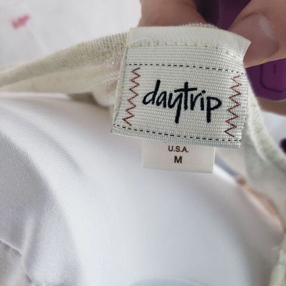 Daytrip cream and dusty rose mesh lace top medium - Picture 6 of 6